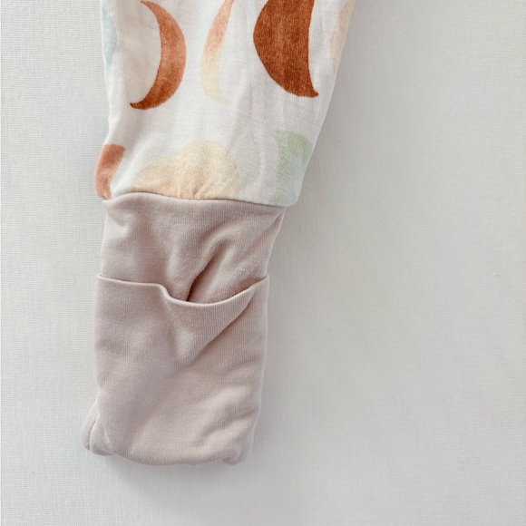 EUC Little Sleepies Luna Neutral Zippy - Picture 4 of 8